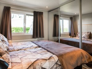 Stuga | 2 sovrum, unika möbler och sängkläder