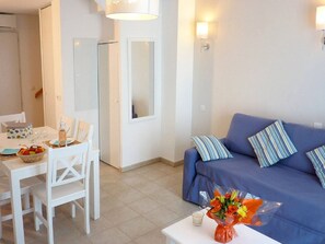 Apartment | Living room - Comfortable Apartment on the Ground Floor in Provence (Cabries)