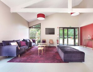 Living room - Resort in Arles Near Camargue Flamingos (Arles)