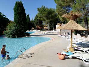 Outdoor pool - Resort in Arles Near Camargue Flamingos (Arles)