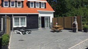 Balcony - Comfy Holiday Home in Oostkapelle With Garden (Oostkapelle)