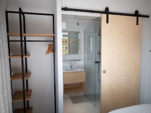 Bathroom - Modern Lodge With 2 Bathrooms, Near the Sea (Zandvoort)