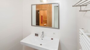 Villa | Bathroom | Shower - Semi-detached Villa With Terrace Heater, Near the Beach (Cadzand-Bad)