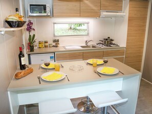 Maison | Cuisine privée | Réfrigérateur, micro-ondes