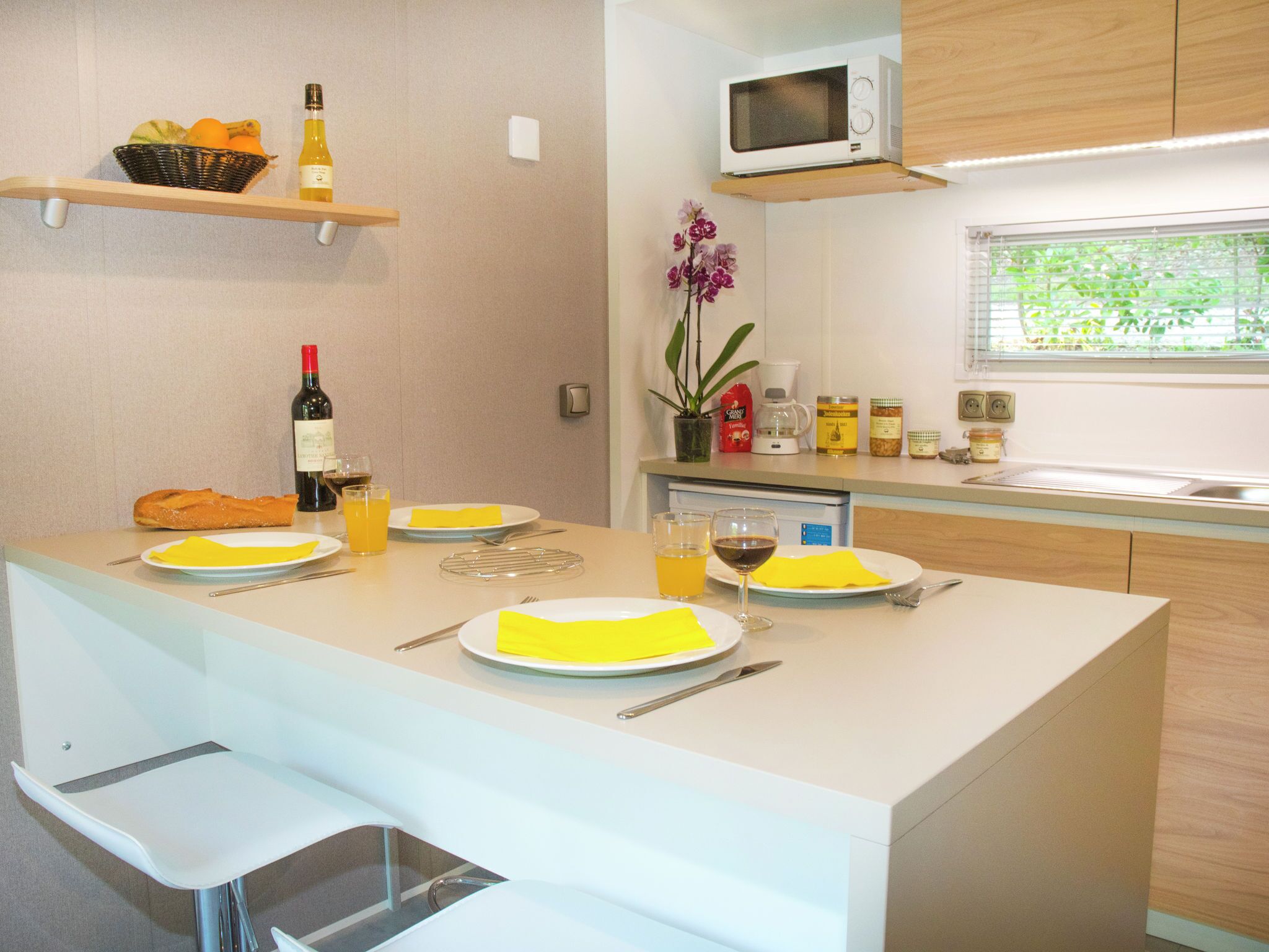 Maison | Cuisine privée | Réfrigérateur, micro-ondes