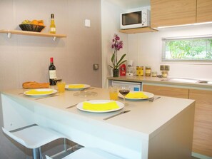 Maison | Cuisine privée | Réfrigérateur, micro-ondes