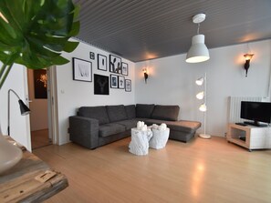 Living room - Unique Holiday Home in Bergen aan Zee With Terrace (Bergen aan Zee)