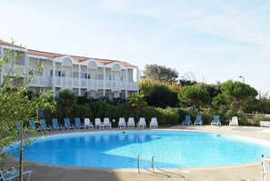Pool - Apartment in Fouras With Ocean View (Fouras)