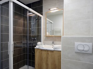 Apartment | Bathroom - Beautiful Apartment Near Port-barcares Beach (Le Barcares)