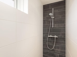 Bungalow | Bathroom
