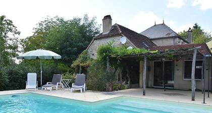 Cosy Authentic Holiday Home With Private Swimming Pool and Garden in Southern France