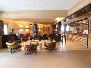 Reception - Apartment on Slopes in Les Menuire (Les Belleville)