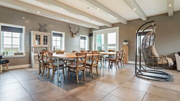 House | Dining