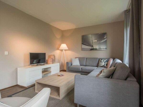 Villa | Living room - Restyled Villa With Dishwasher, Near the Sea in Domburg (Domburg)