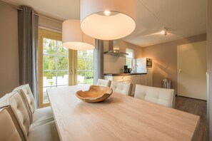 Villa | Private kitchen - Restyled Villa With Dishwasher, Near the Sea in Domburg (Domburg)
