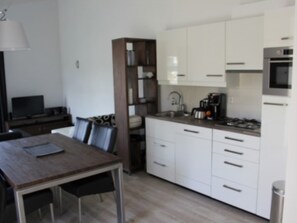 Fridge, microwave, dishwasher, high chair - Comfortable Villa With Combi-microwave, Near Terherne (Terherne)
