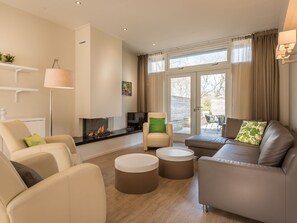 Apartment | Living room | Fireplace - Modern Apartment With two Bathrooms, on Isle Schiermonnikoog (Schiermonnikoog)