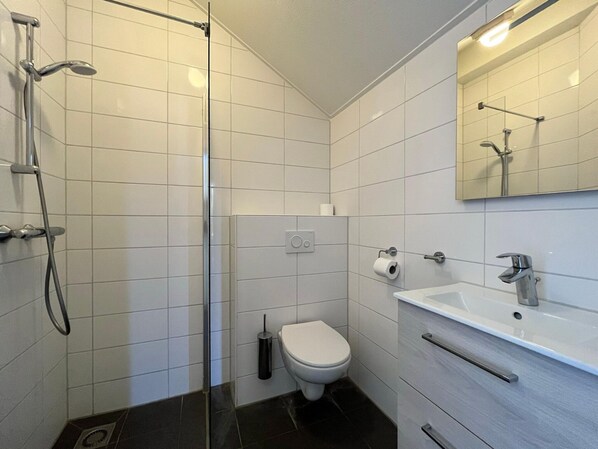 Bathroom - Restyled Bungalow with Dishwasher near Cozy Domburg (Domburg)