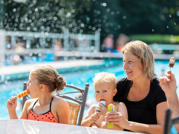 Chalet | Pool | Outdoor pool