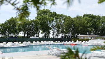 House | Pool