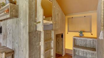 Tent | 3 bedrooms, individually furnished, bed sheets