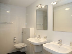 Bathroom - Detached Villa With Dishwasher Near Leeuwarden (Noardburgum)