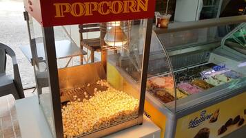 House | Outdoor dining