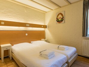 Bungalow | 2 kamar tidur dan dilengkapi dengan perabotan berbeda-beda
