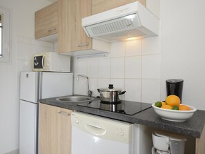 Apartment | Private kitchen - Cozy Stay in Ardeche (Salavas)