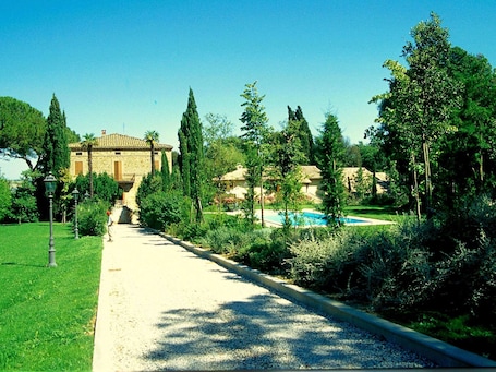 Apartment in Perugia With Pool & Terrace