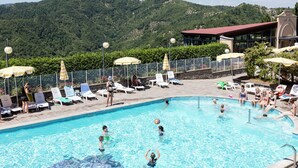 Outdoor pool - Comfortable Home With Terrace, Located in Nature (Palazzuolo sul Senio)
