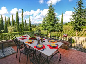 House | Dining - Chianti Hillside Farmhouse (Radda in Chianti)