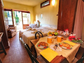 House | Dining - Chianti Hillside Farmhouse (Radda in Chianti)