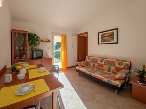 House | Living room - Cozy Apartment With air Conditioning Near the Sea (Scarlino)
