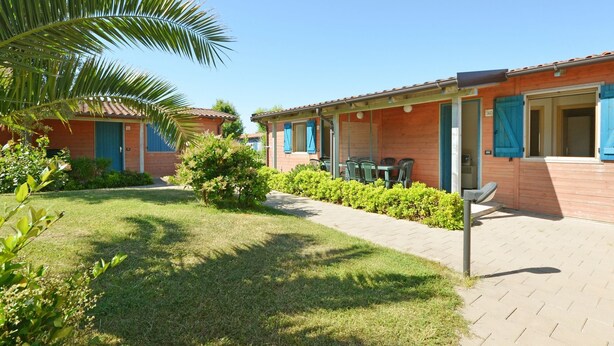 Chalet | Exterior - Well-kept Bungalow With AC on the Beautiful Adriatic Coast (Potenza Picena)