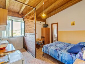 Casa | 1 habitación, muebles diferentes y ropa de cama 