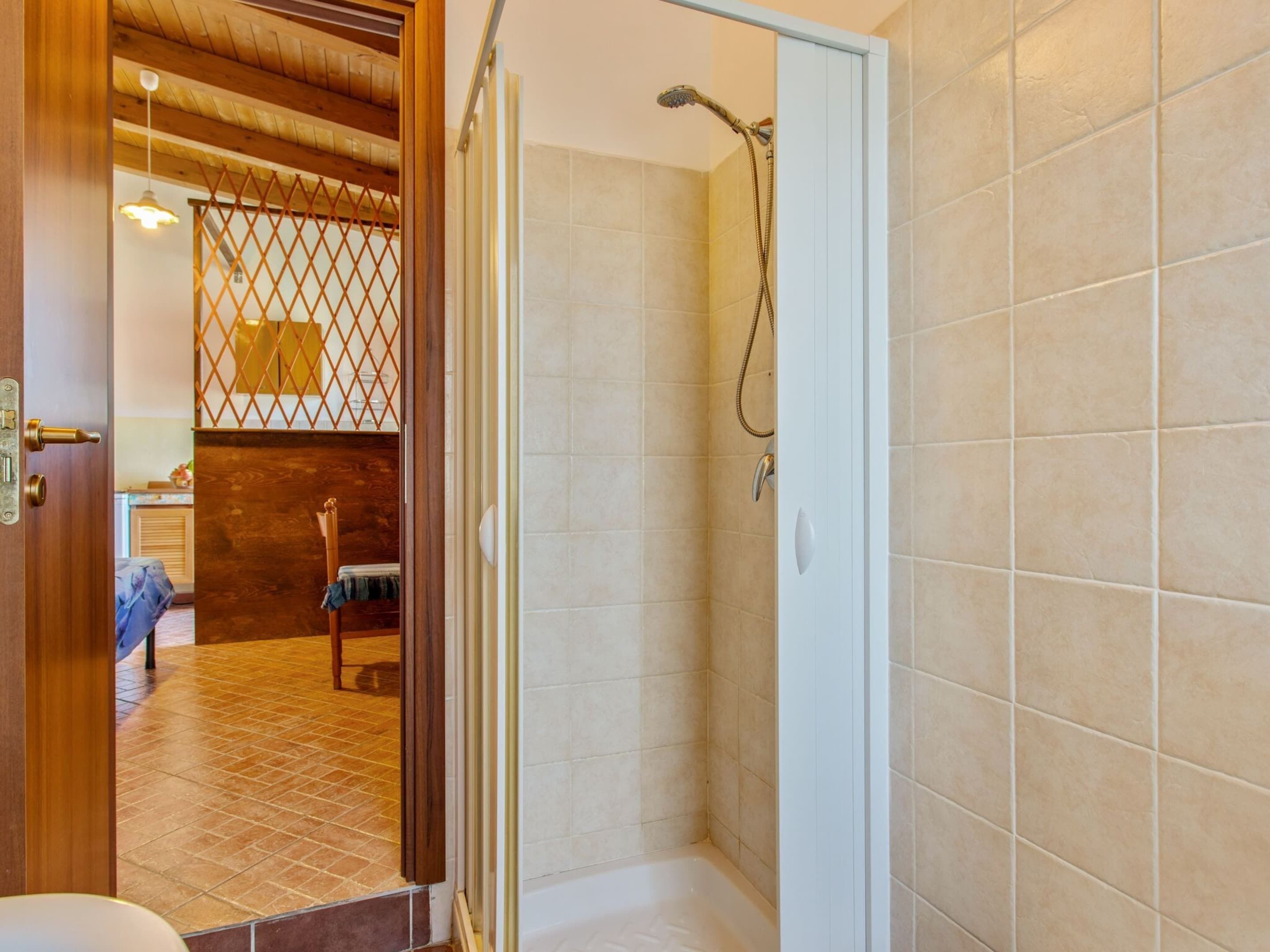 House | Bilik Mandi | Pancuran mandi 