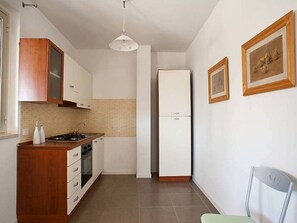 House | Private kitchen | Fridge, oven, highchair
