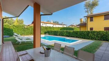 Villa | Pool | Indoor pool, outdoor pool