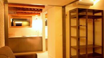 House | 2 bedrooms, individually furnished, bed sheets