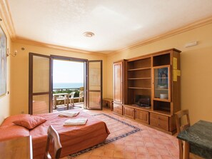 Apartment | Living room - Comfortable Apartment With AC Very Close to the Sandy Beach (Castelvetrano)