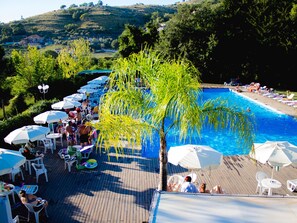 Outdoor pool - Well-kept Apartment in the Hills in a Nature Park (Torchiara)