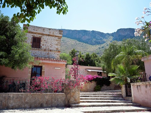 Cozy Apartment With air Conditioning Only 600 m From the sea
