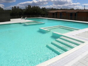 Utomhuspool