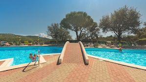 Outdoor pool - Picturesque Bungalow With Covered Terrace Near the Sea (Andora)