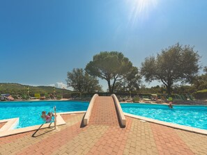 Outdoor pool - Picturesque Bungalow With Covered Terrace Near the Sea (Andora)