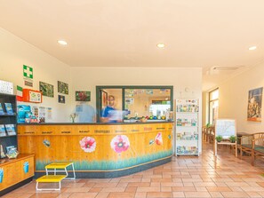 Lobby - Picturesque Bungalow With Covered Terrace Near the Sea (Andora)