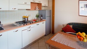 Private kitchen - Modern Apartment With Balcony With a Beautiful sea View (Pietra Ligure)