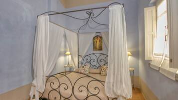 2 bedrooms, individually furnished, bed sheets