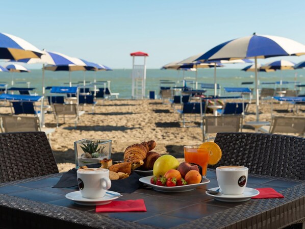 House | Dining - Apartment in Albarella Near Sandy Beach (Rosolina)